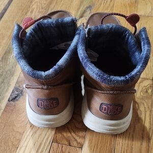 Hey Dude Mens Tan Boots with Red Accents